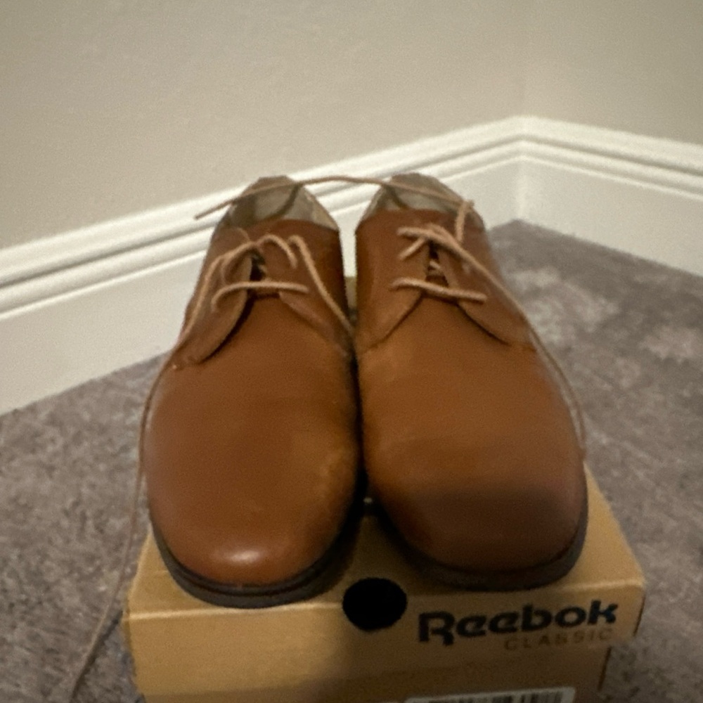 Size 8.5 perry ellis RANDALL DRESS SHOE